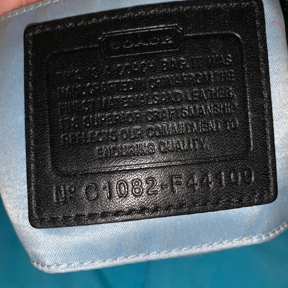 Small authentic Coach purse - Picture 4 of 4
